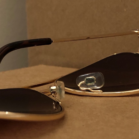 Jessica Simpson Sunglasses; Aviator Sunglasses - Picture 4 of 4